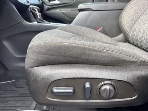 Used 2023 Chevrolet Equinox LT image 12