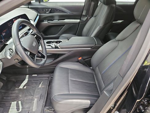 Certified 2024 Cadillac Lyriq Luxury RWD image 11