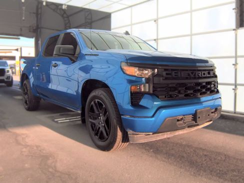 Used 2023 Chevrolet Silverado 1500 Custom w/ LPO, Dark Essentials Package RWD image 2