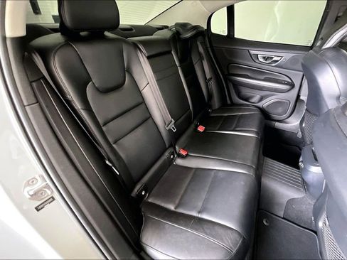 Used 2019 Volvo S60 T5 Momentum w/ Multimedia Package image 35