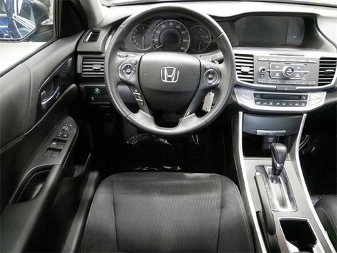 Used 2015 Honda Accord Sport image 11