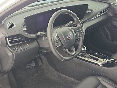 Used 2025 Buick Envista Sport Touring image 16