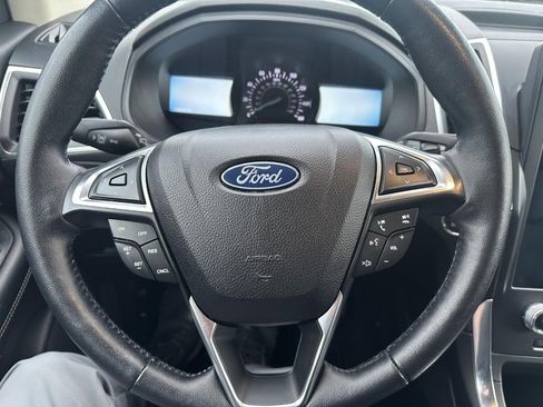 Used 2022 Ford Edge Titanium AWD/4WD image 16