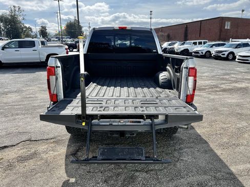 Used 2019 Ford F250 Lariat w/ Lariat Ultimate Package image 5