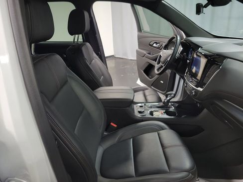 Used 2023 Chevrolet Traverse RS image 23