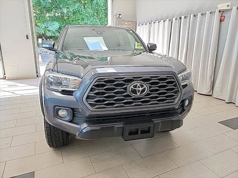 Certified 2020 Toyota Tacoma TRD Off-Road image 2