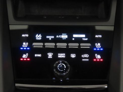 Certified 2025 Porsche Macan 4 Electric AWD/4WD image 29