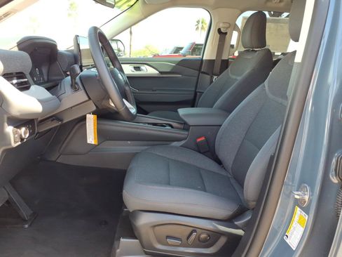 New 2026 Ford Explorer Active RWD image 6