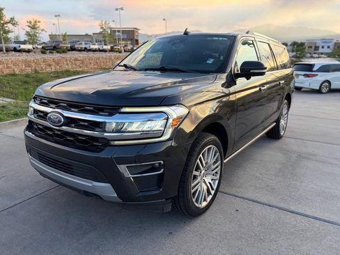 Used 2023 Ford Expedition Max Limited AWD/4WD image 5