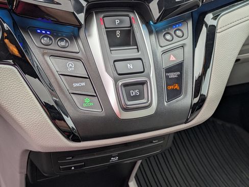 Used 2023 Honda Odyssey Elite image 24