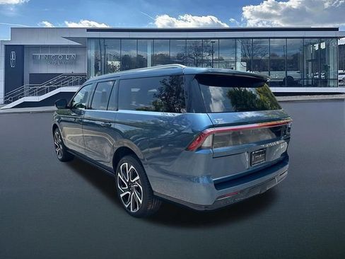 New 2027 Lincoln Navigator L Reserve RWD image 5