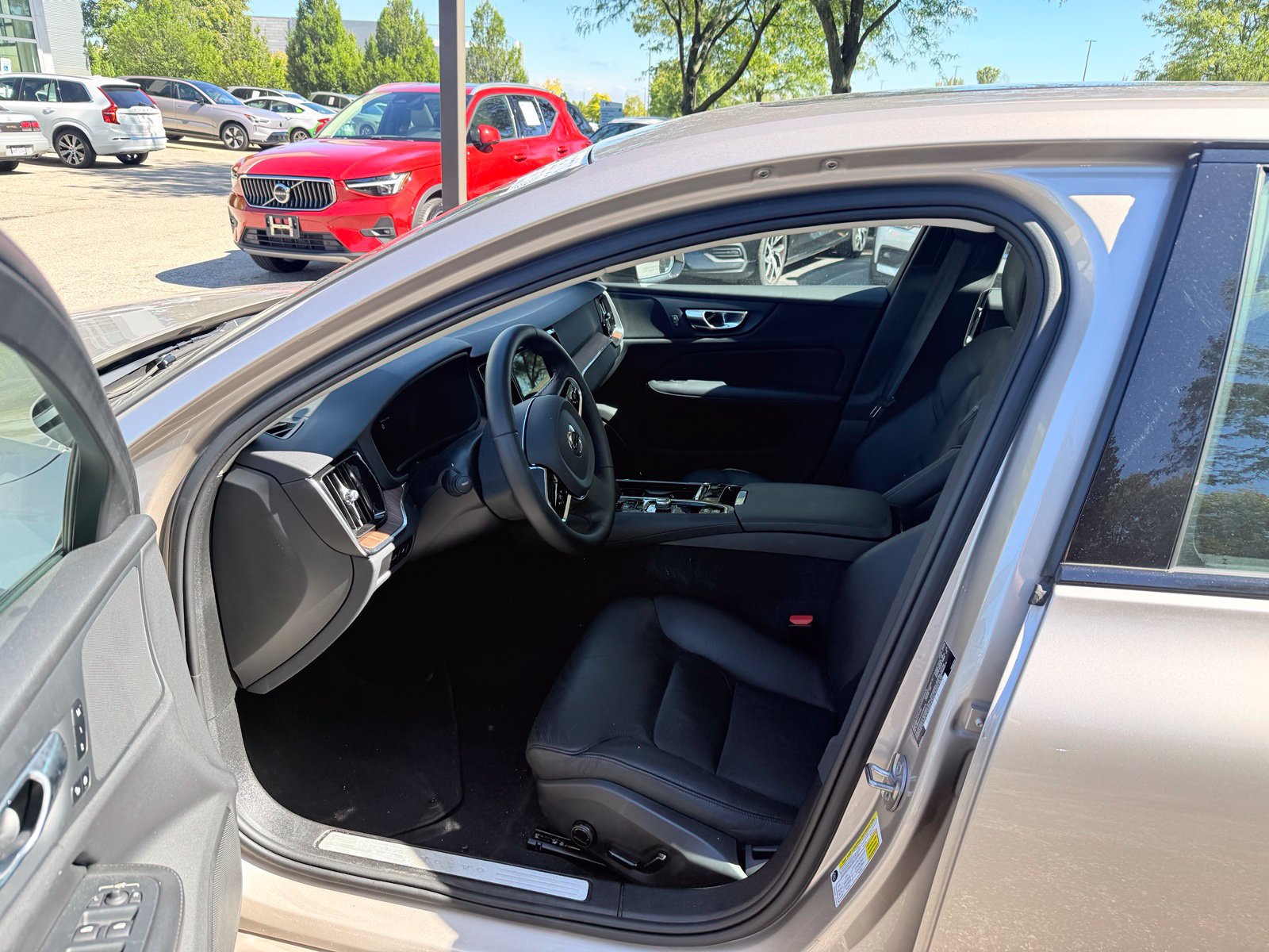 Used 2025 Volvo S60 T8 Plus AWD/4WD image 12