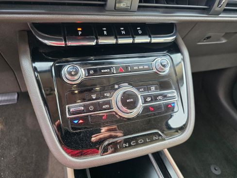 Used 2022 Lincoln Corsair FWD image 10