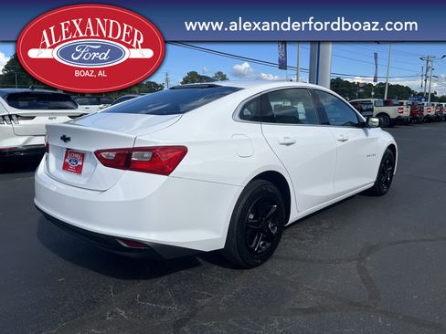 Used 2023 Chevrolet Malibu LS image 4