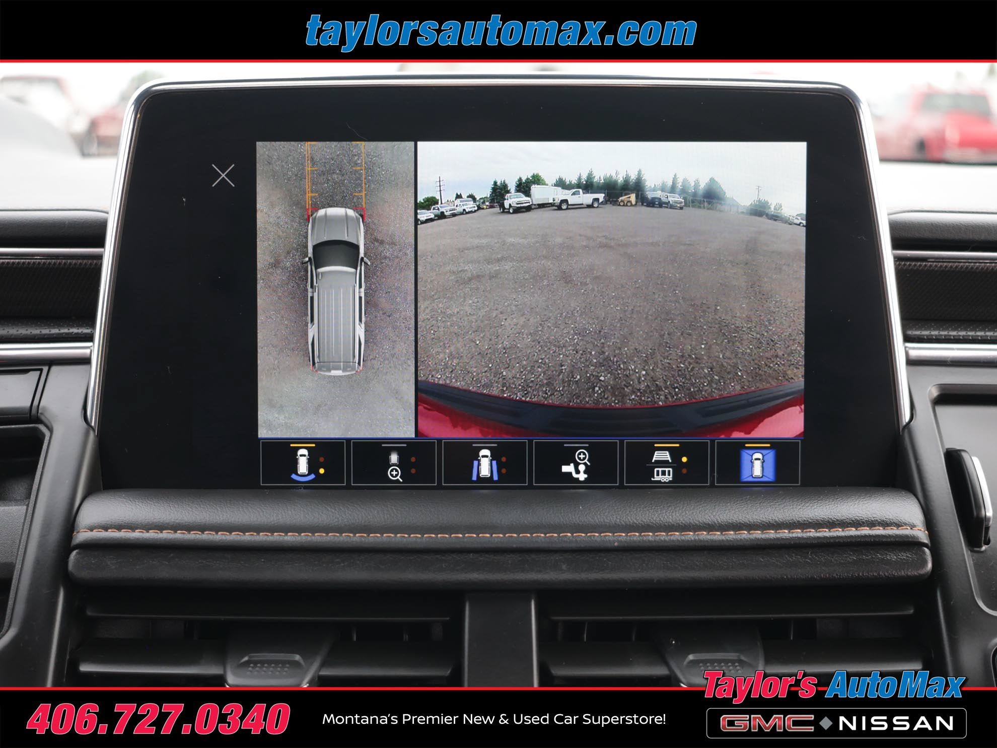 Used 2024 GMC Yukon AT4 w/ Technology Package AWD/4WD image 16