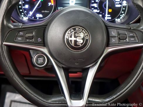 Used 2018 Alfa Romeo Stelvio AWD image 19