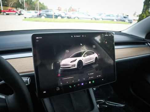Used 2023 Tesla Model 3 Performance image 21