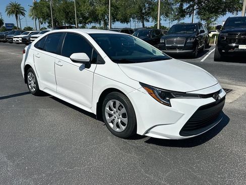 Used 2026 Toyota Corolla LE FWD image 3