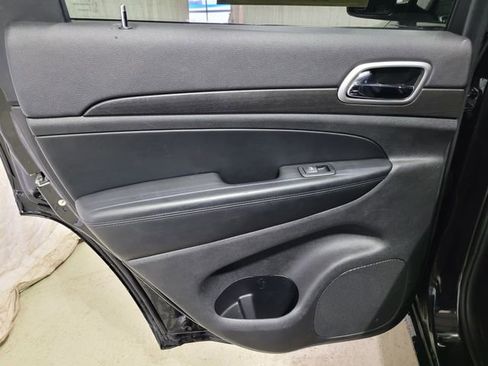 Used 2018 Jeep Grand Cherokee Altitude image 50