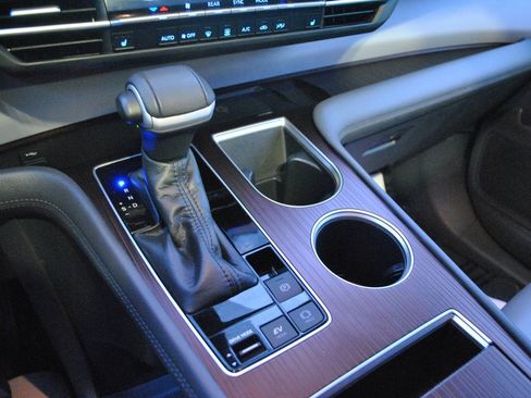 Certified 2022 Toyota Sienna XLE image 25