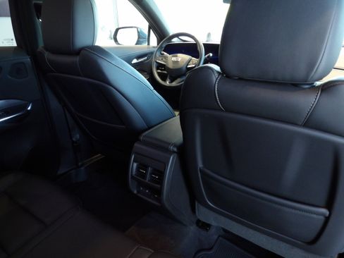 Used 2024 Cadillac XT4 Premium Luxury image 21