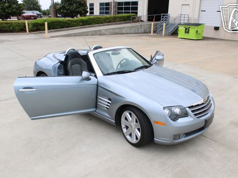 Used 2008 Chrysler Crossfire Limited image 10