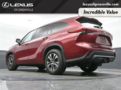 Used 2021 Toyota Highlander XLE image 41