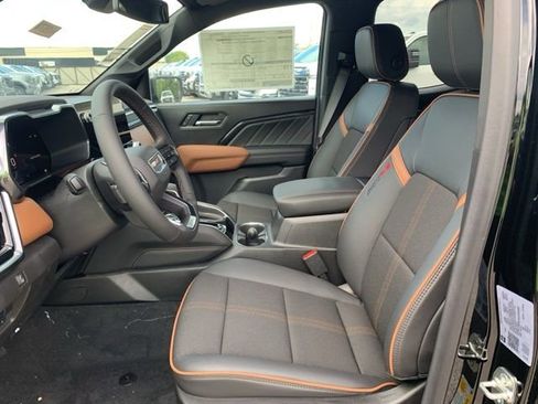 New 2025 GMC Canyon AT4 image 12