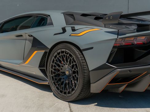 Used 2019 Lamborghini Aventador SVJ AWD/4WD image 50