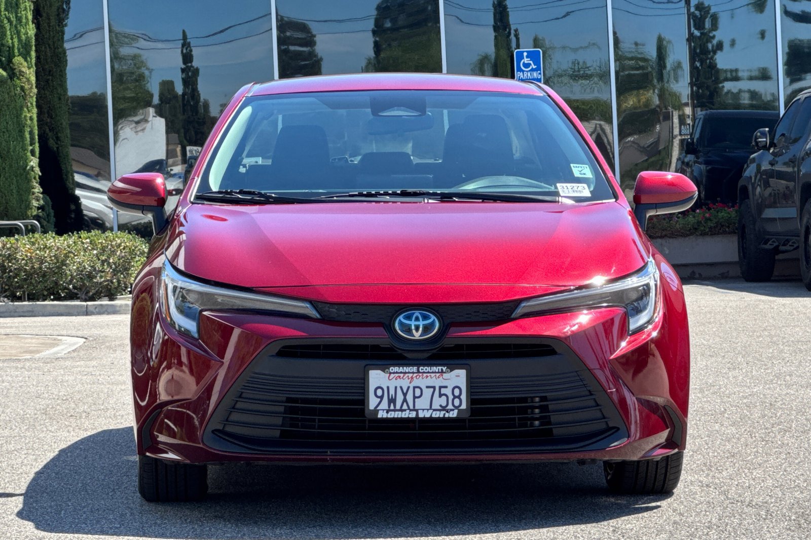 Used 2023 Toyota Corolla LE w/ Carpet Mat Package (TMS) FWD image 9