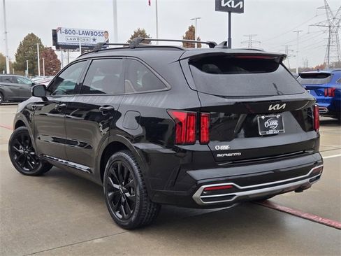 Certified 2023 Kia Sorento SX image 4