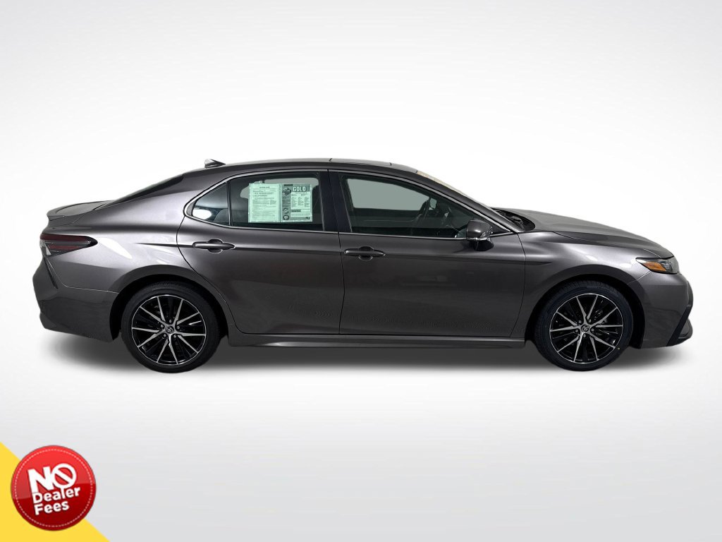 Used 2024 Toyota Camry SE w/ Cold Weather Package FWD image 2