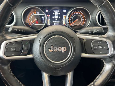Used 2020 Jeep Gladiator Overland AWD/4WD image 25