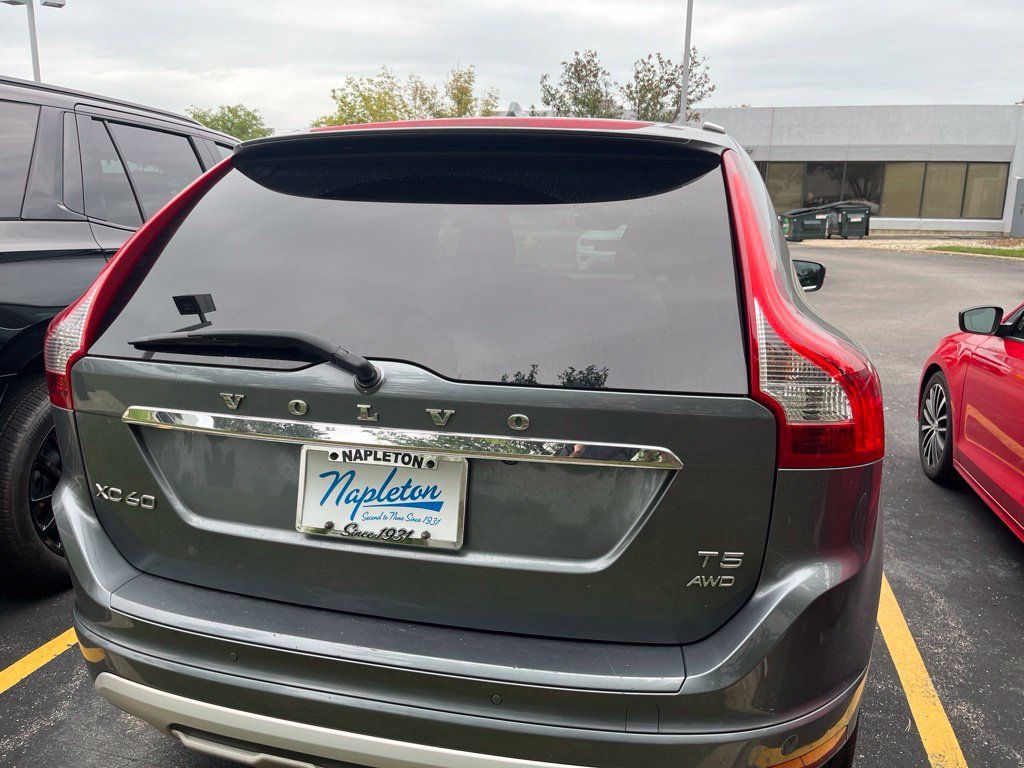 Used 2017 Volvo XC60 T5 Dynamic w/ Advanced Package AWD/4WD image 8