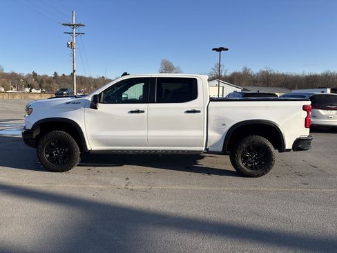 Used 2024 Chevrolet Silverado 1500 ZR2 w/ Technology Package image 7