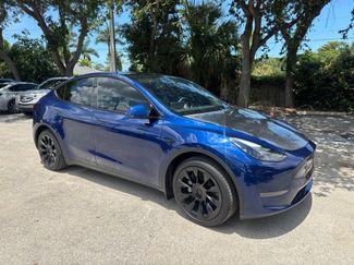 Used 2025 Tesla Model Y Long Range RWD video 1