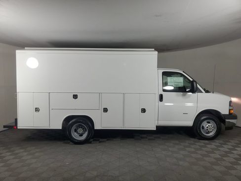 New 2026 Chevrolet Express 3500 w/ Power Convenience Package RWD image 2