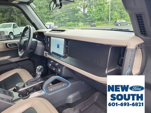 Used 2023 Ford Bronco Wildtrak image 13