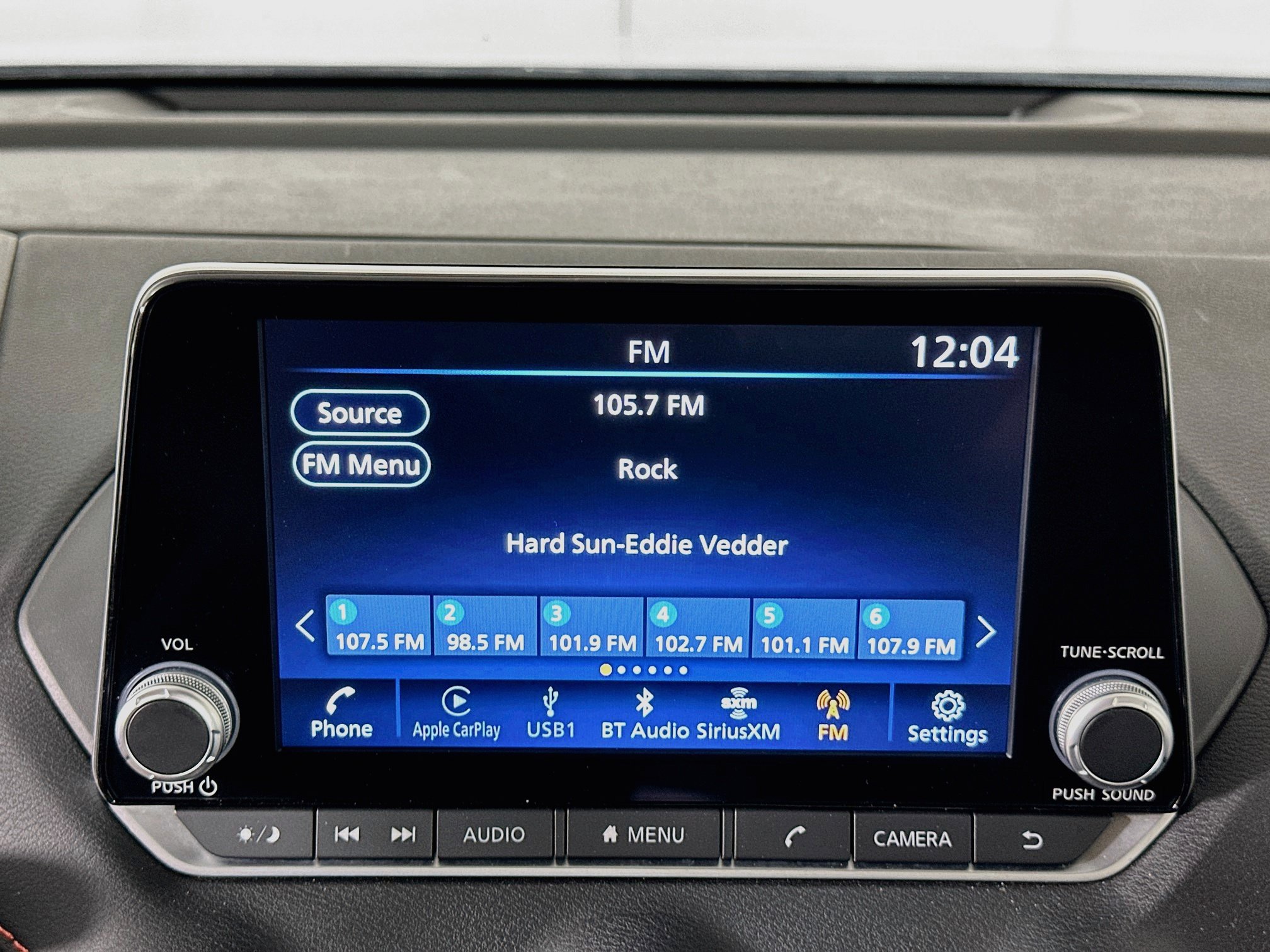 Used 2025 Nissan Sentra SR FWD image 21