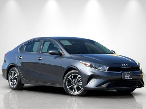 Used 2023 Kia Forte LXS FWD image 2