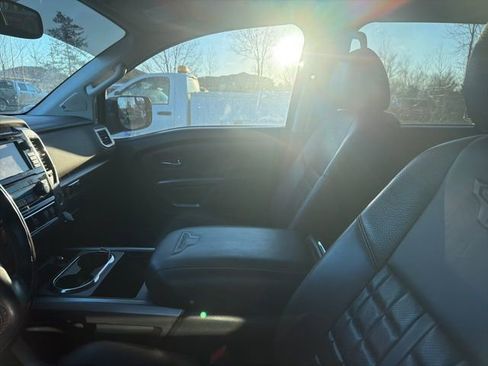 Used 2017 Nissan Titan Platinum Reserve image 10