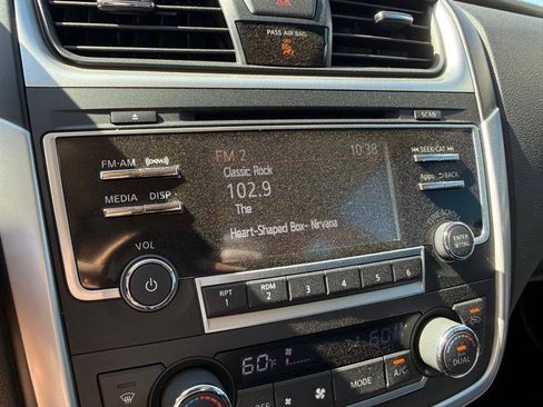 Used 2016 Nissan Altima 2.5 SV w/ Convenience Package image 12