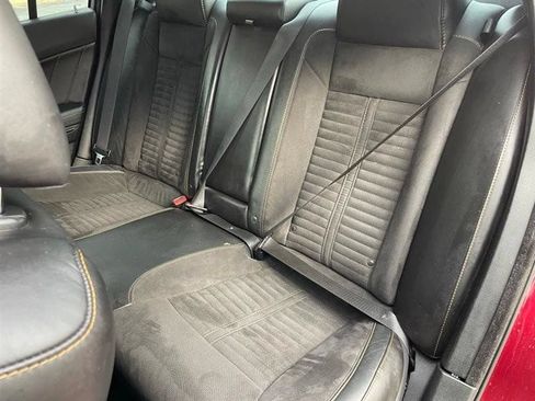 Used 2018 Dodge Charger R/T RWD image 13