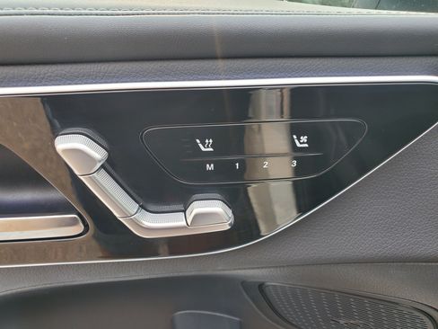 Used 2025 Mercedes-Benz GLC 300 image 25