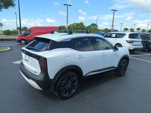 Certified 2025 Nissan Kicks SR FWD image 6