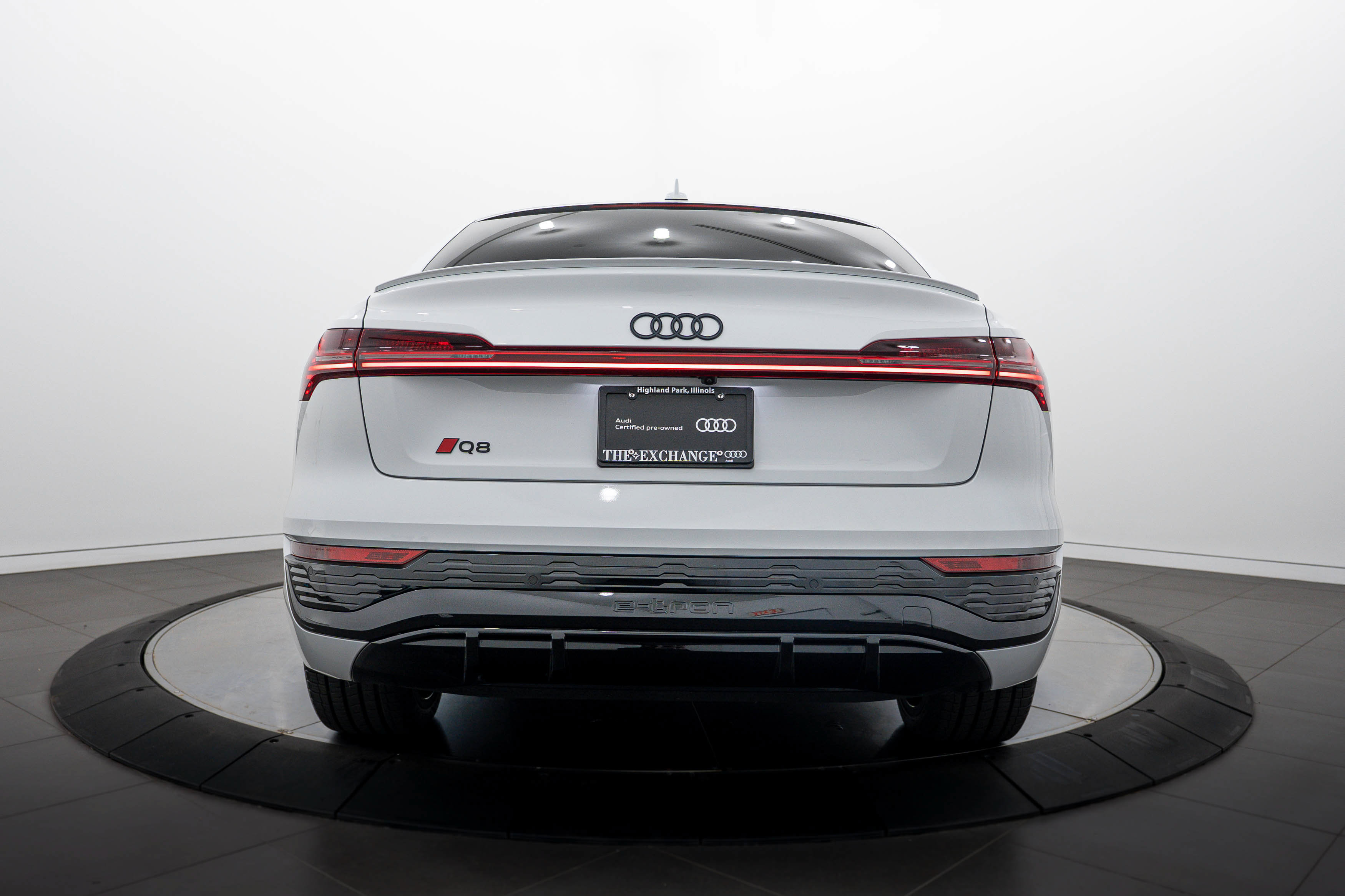 Certified 2024 Audi Q8 e-tron Prestige w/ Prestige Package AWD/4WD image 22