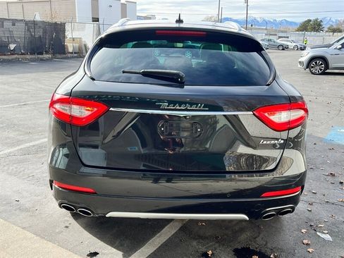 Used 2017 Maserati Levante w/ Luxury Package image 6