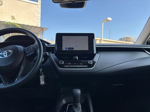 Used 2025 Toyota Corolla LE FWD image 17