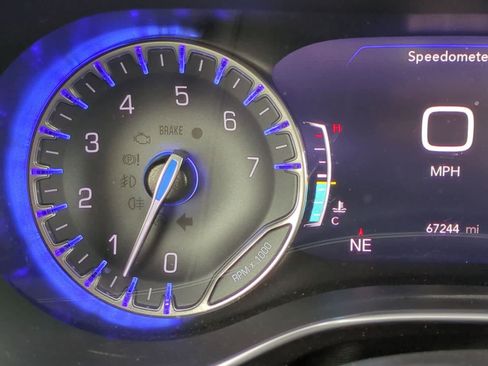 Used 2020 Chrysler Pacifica Limited w/ Tire & Wheel Group image 37