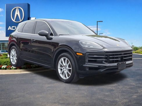 Used 2024 Porsche Cayenne AWD/4WD image 5